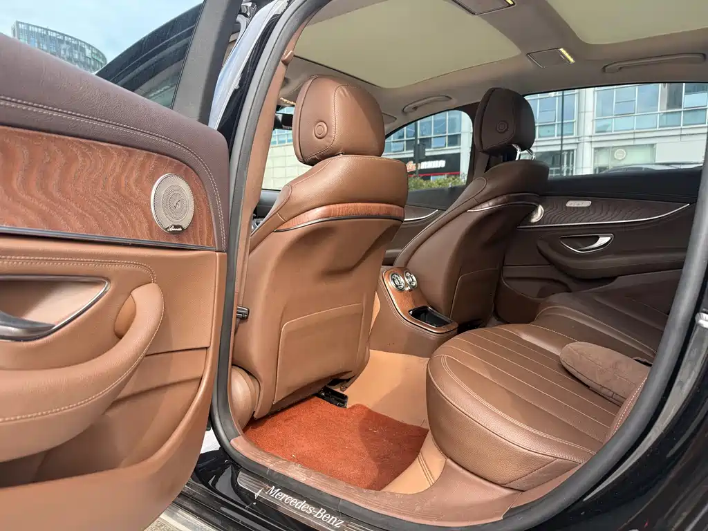 Mercedes-Benz E-Class 2022