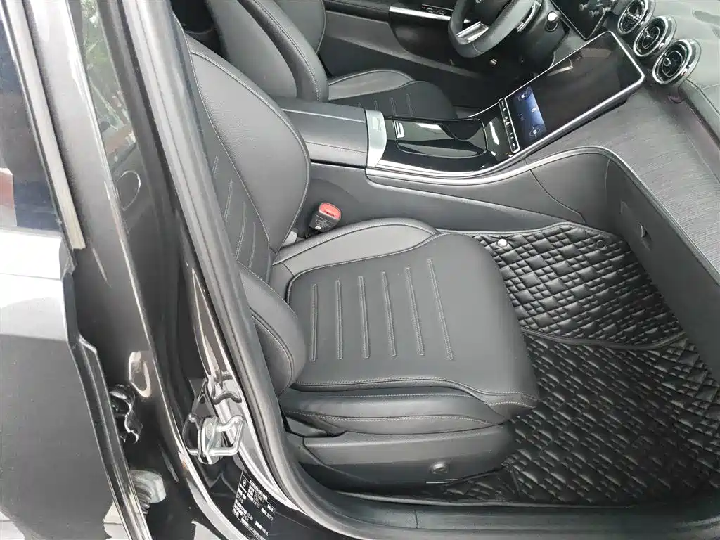 Mercedes-Benz C-Class 2023 — фото 25