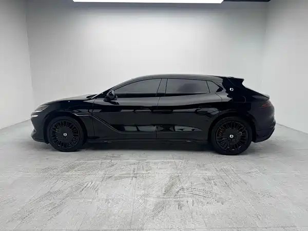 Denza Z9GT 2024