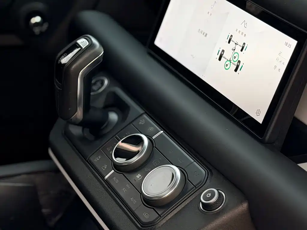 Land Rover Defender 2020 — фото 5