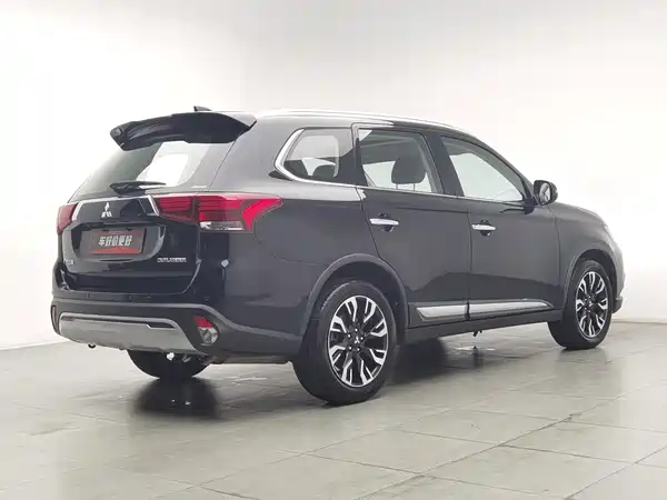 Mitsubishi Outlander 2021