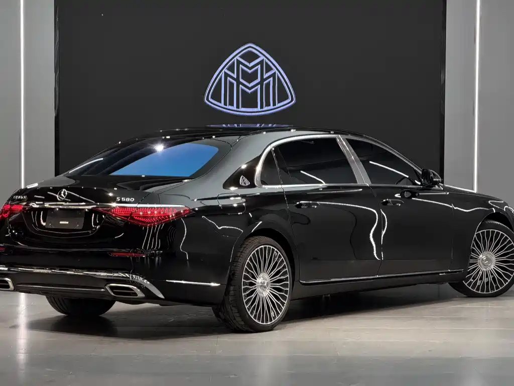 Mercedes-Benz S-Class 2025