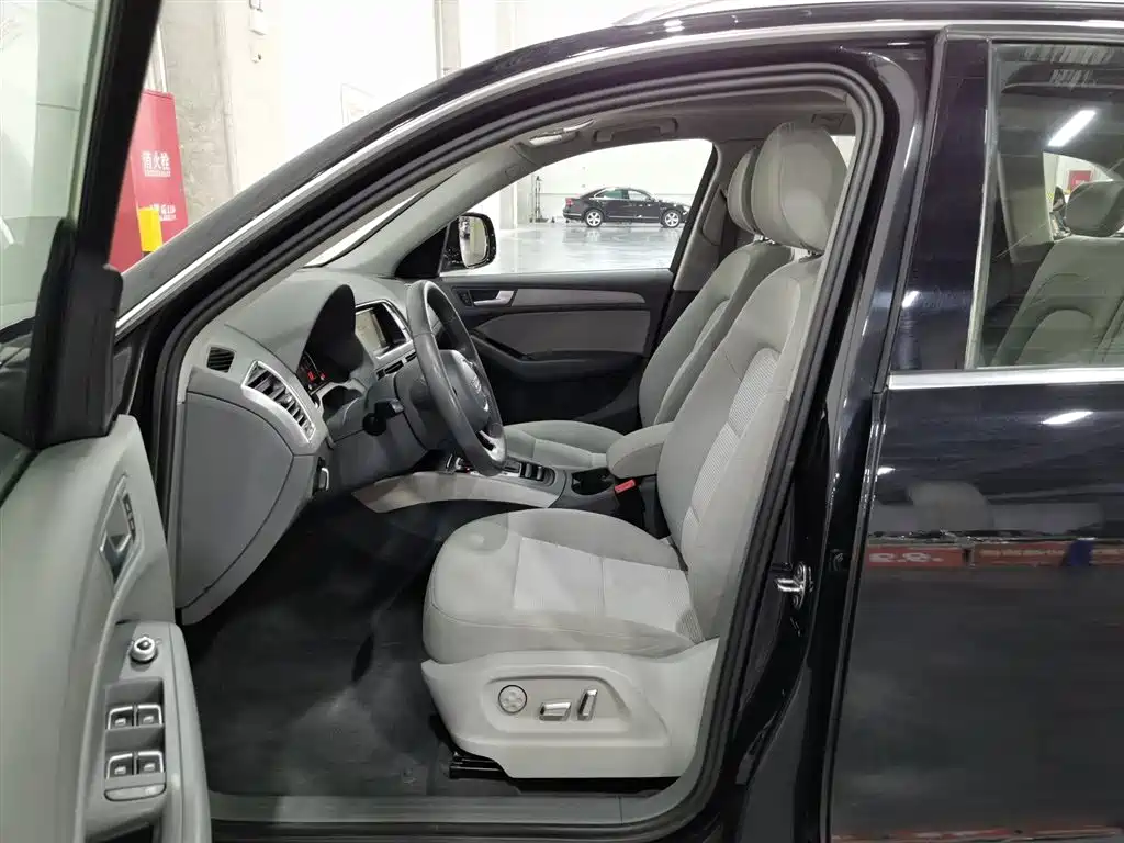 Audi Q5 2015 — фото 10