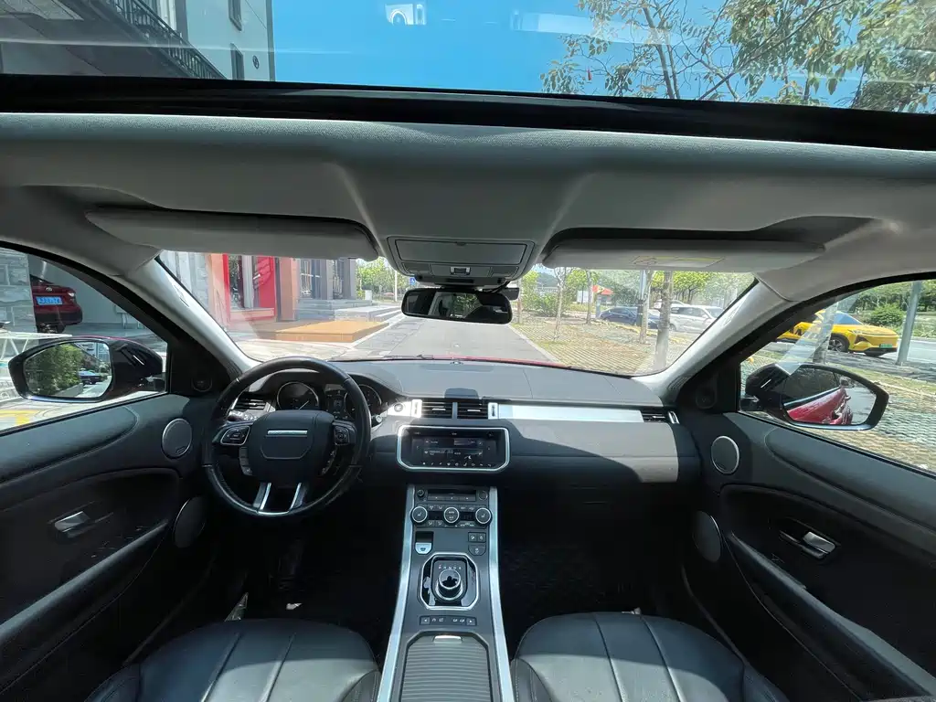 Land Rover Evoque 2018 — фото 16