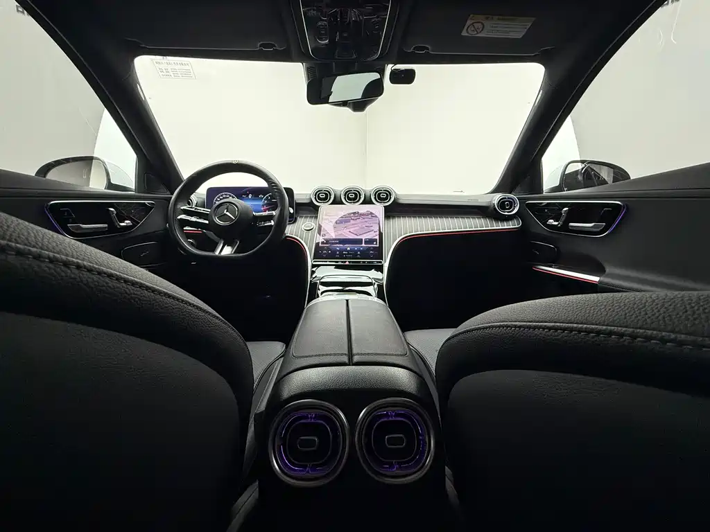Mercedes-Benz C-Class 2023 — фото 17