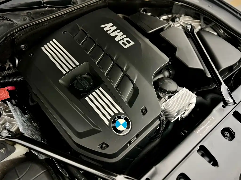 BMW 5 Series 2012 — фото 42