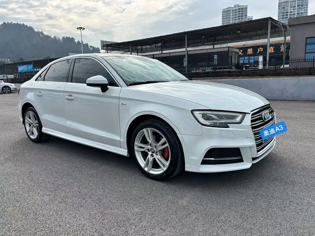 Audi A3 2019 — фото 3