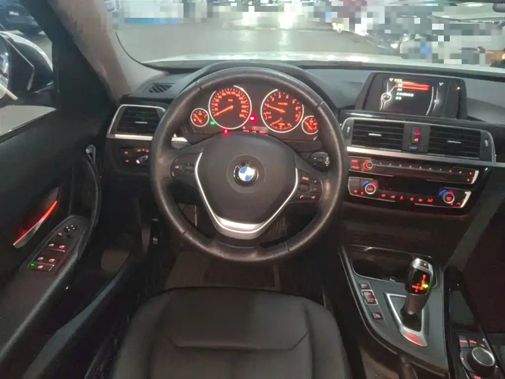 BMW 3 Series 2017 — фото 11