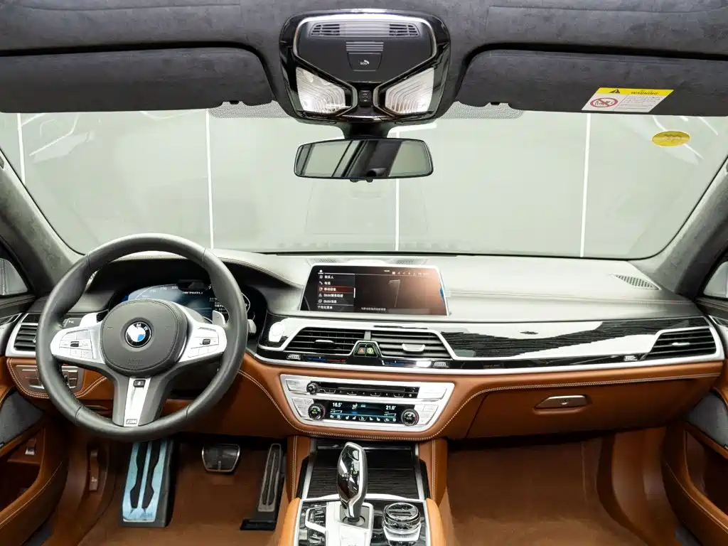 BMW 7 Series 2019 — фото 17