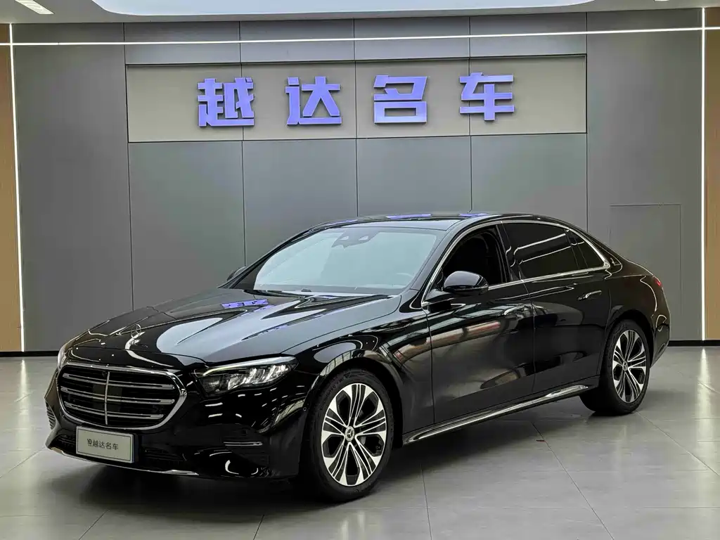 Mercedes-Benz E-Class 2025 — фото 1