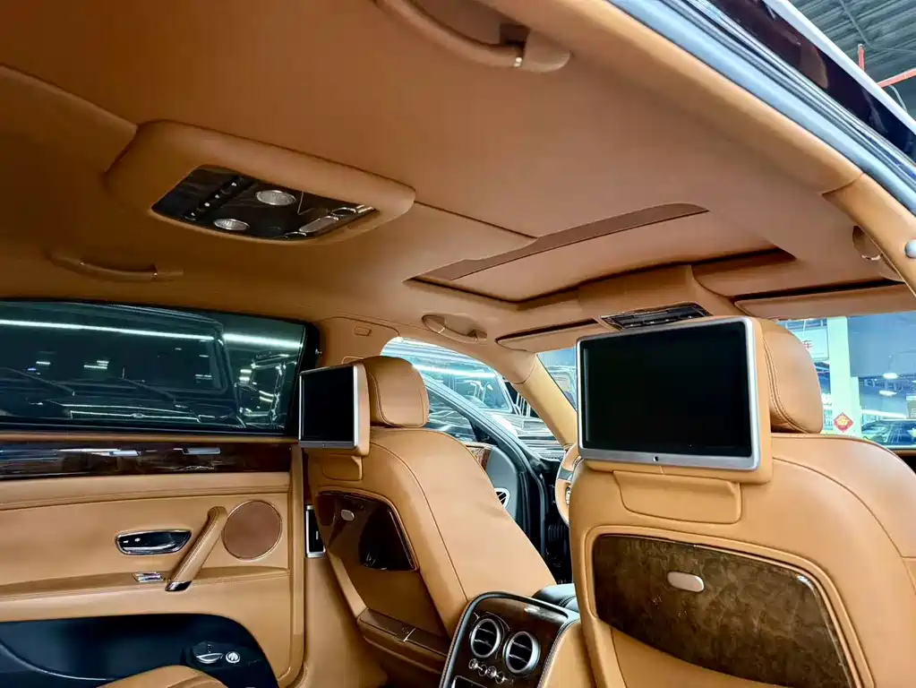 Bentley Flying Spur 2016 — фото 16