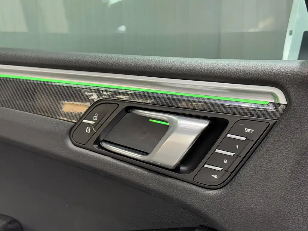 Porsche Macan 2021 — фото 13