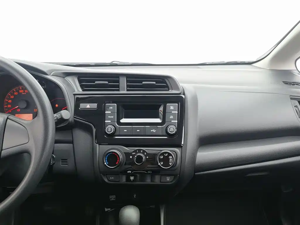 Honda Fit 2018 — фото 12