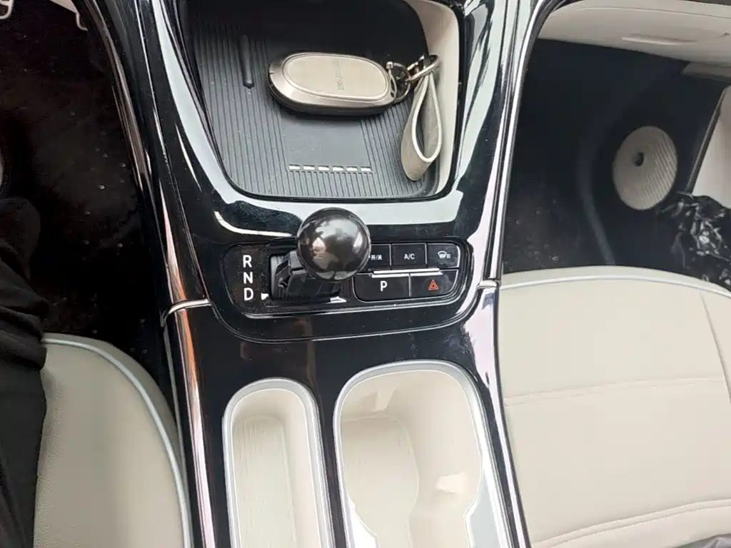 Geely Galaxy Starwish 2026 — фото 14
