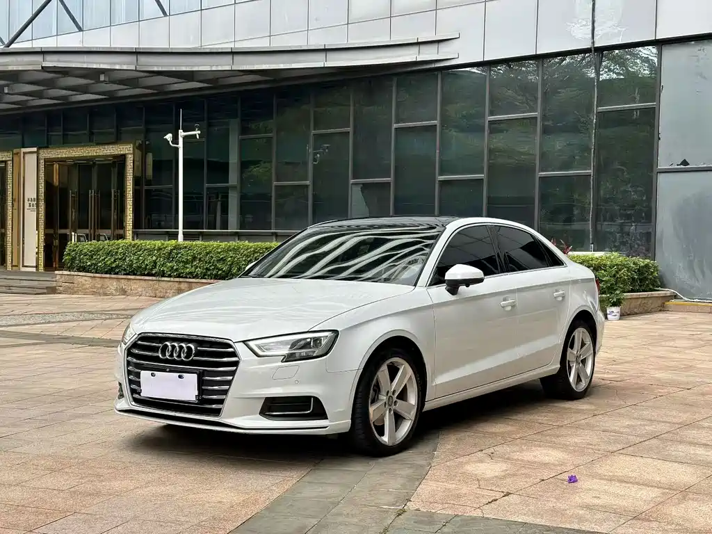Audi A3 2020 — фото 1