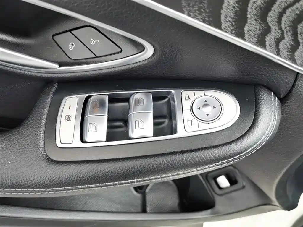 Mercedes-Benz C-Class 2017 — фото 9