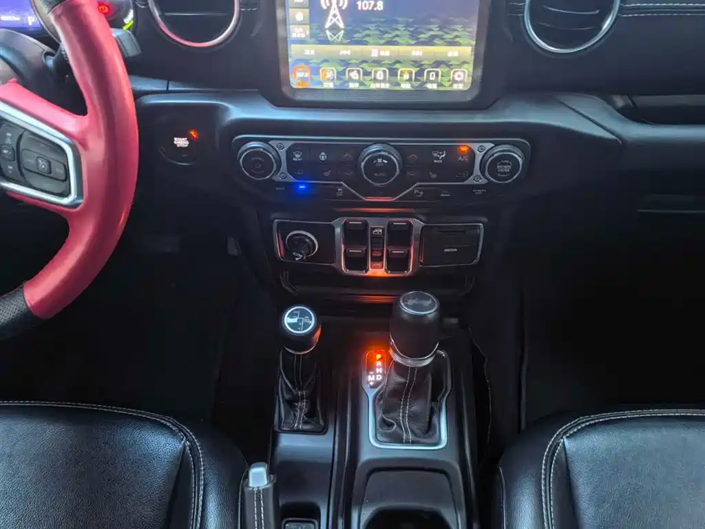 Jeep Wrangler PHEV 2022 — фото 8