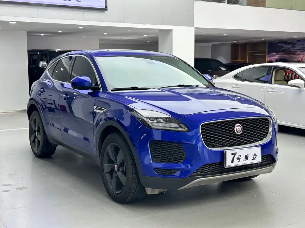 Jaguar E-PACE 2021 — фото 2