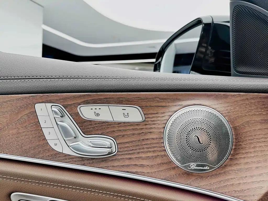 Mercedes-Benz E-Class 2023 — фото 11