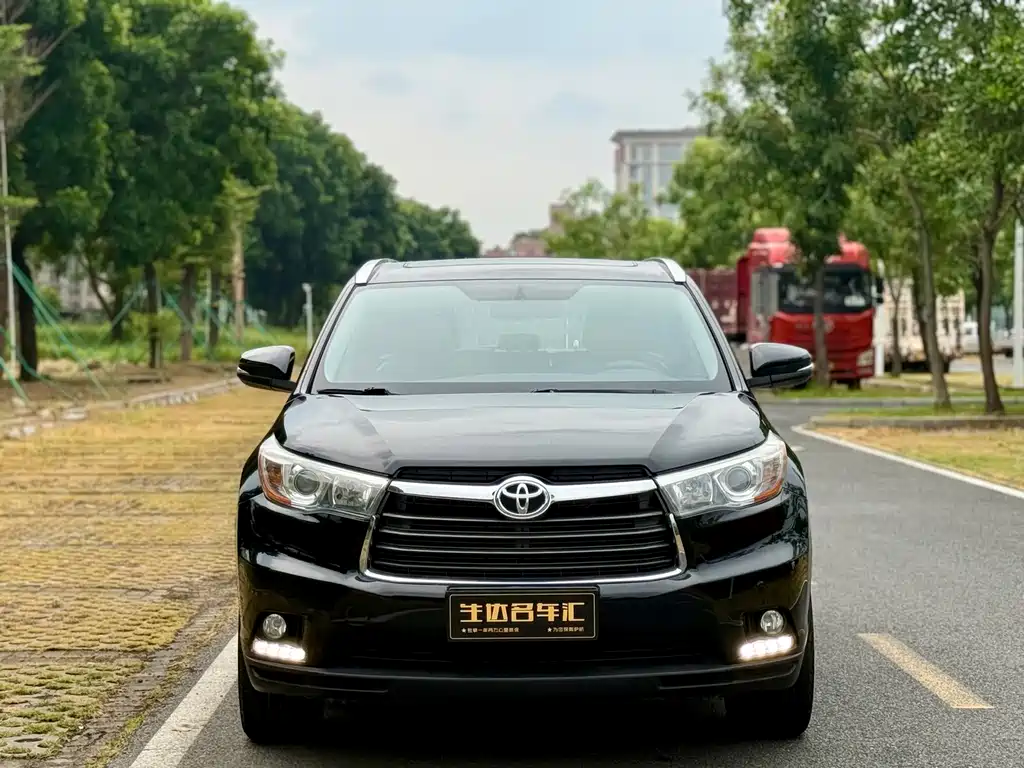Toyota Highlander 2018 — фото 2