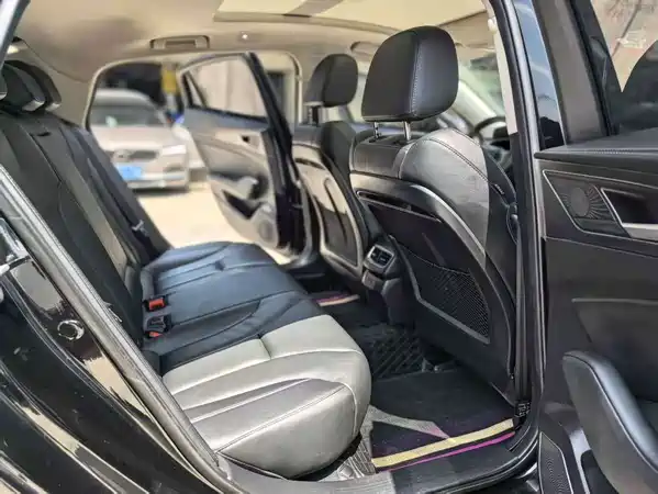 Hongqi H5 2022