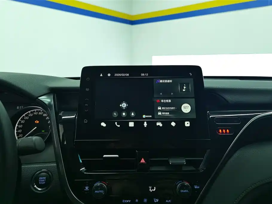 Toyota Camry 2023 — фото 12