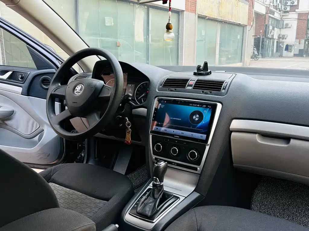 Skoda Octavia 2014 — фото 12