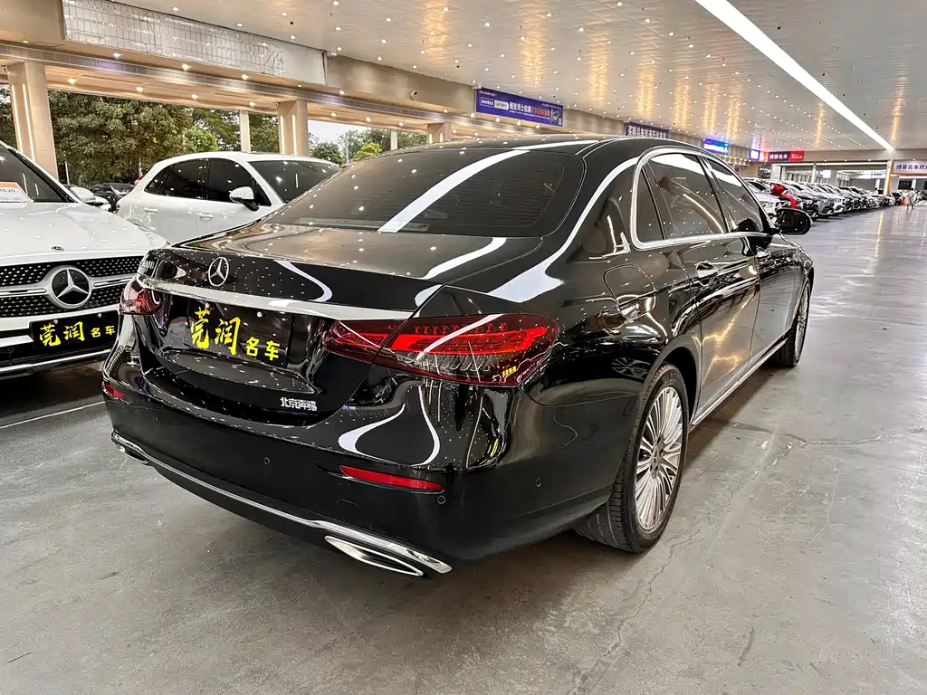 Mercedes-Benz E-Class 2021 — фото 17