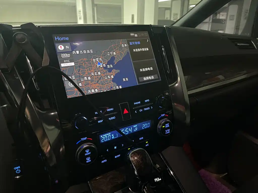 Toyota Alphard 2020 — фото 12