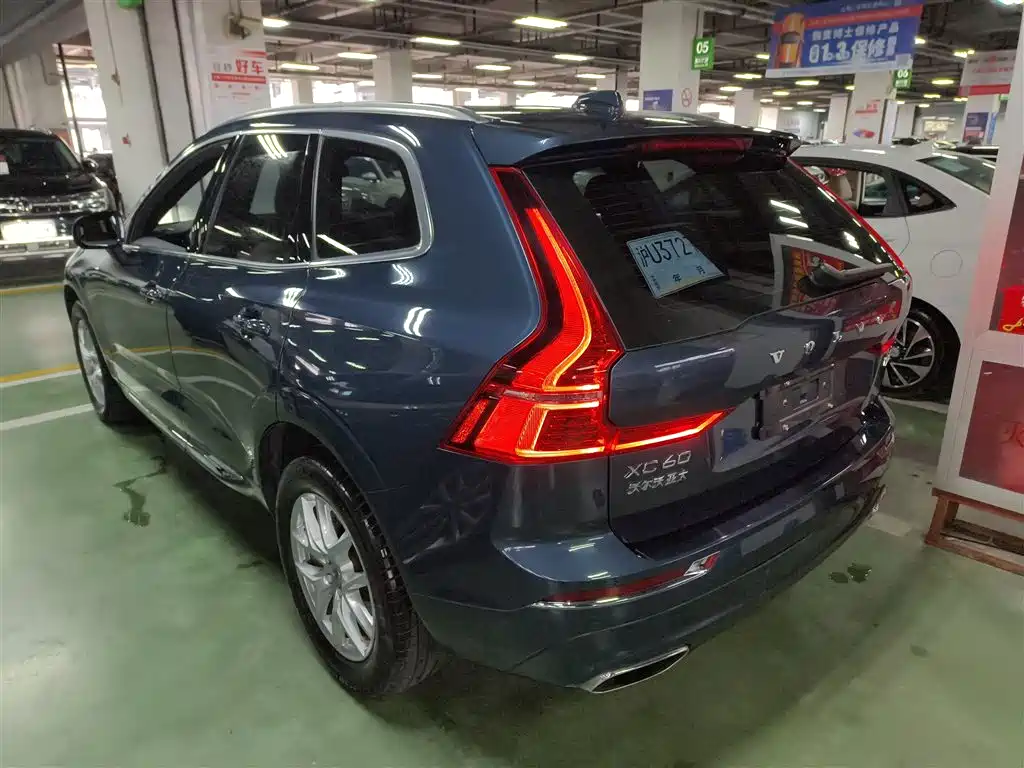 Volvo XC60 2021 — фото 23