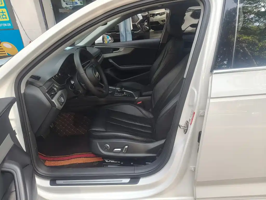 Audi A4L 2019