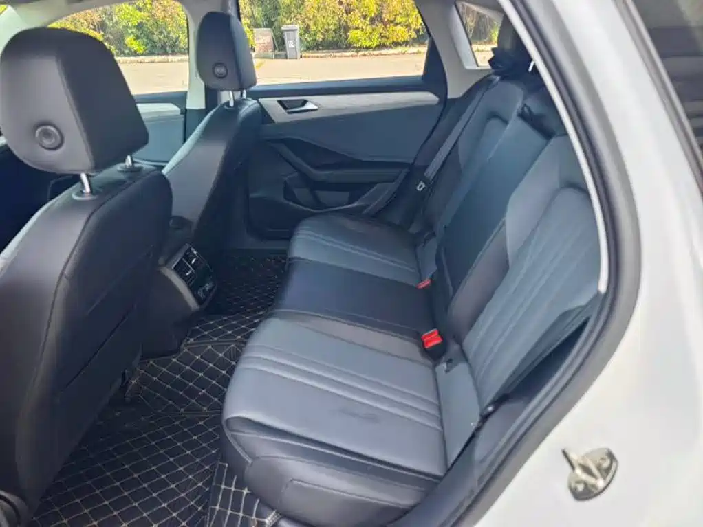 Volkswagen Sagitar 2025