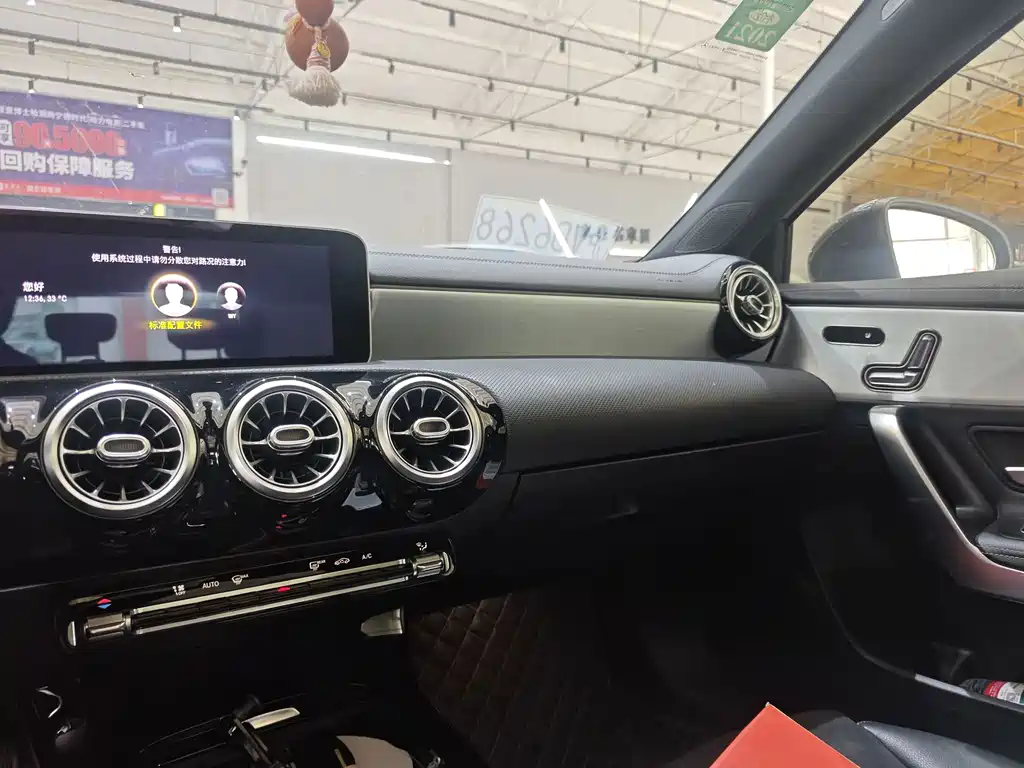 Mercedes-Benz A-Class 2019 — фото 11