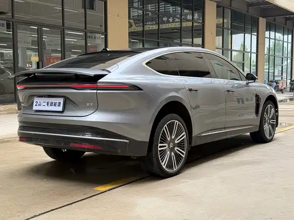 NIO ET9 2025
