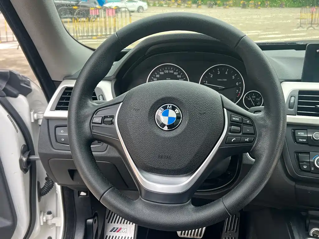 BMW 3 Series GT 2014 — фото 9