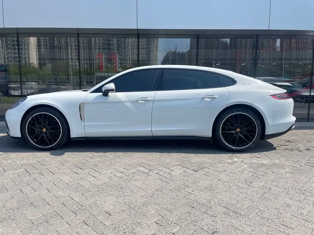 Porsche Panamera 2018 — фото 7