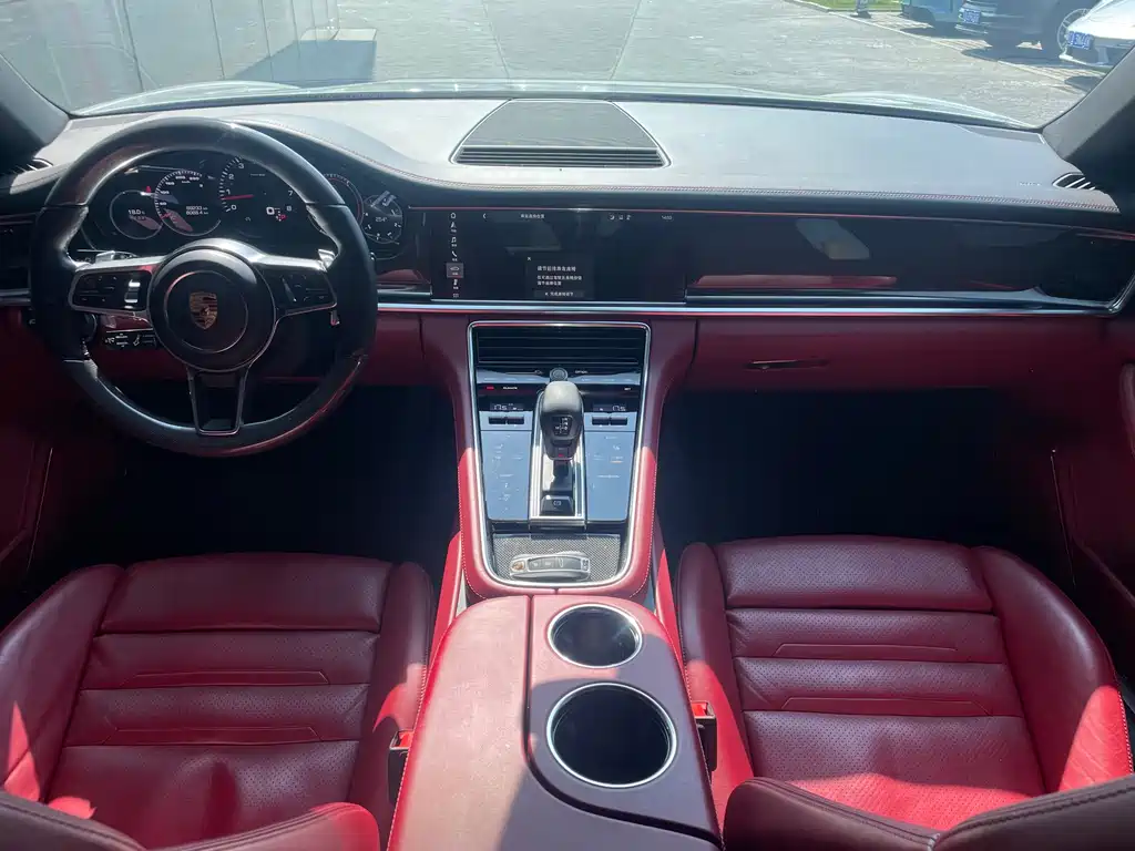 Porsche Panamera 2018 — фото 11