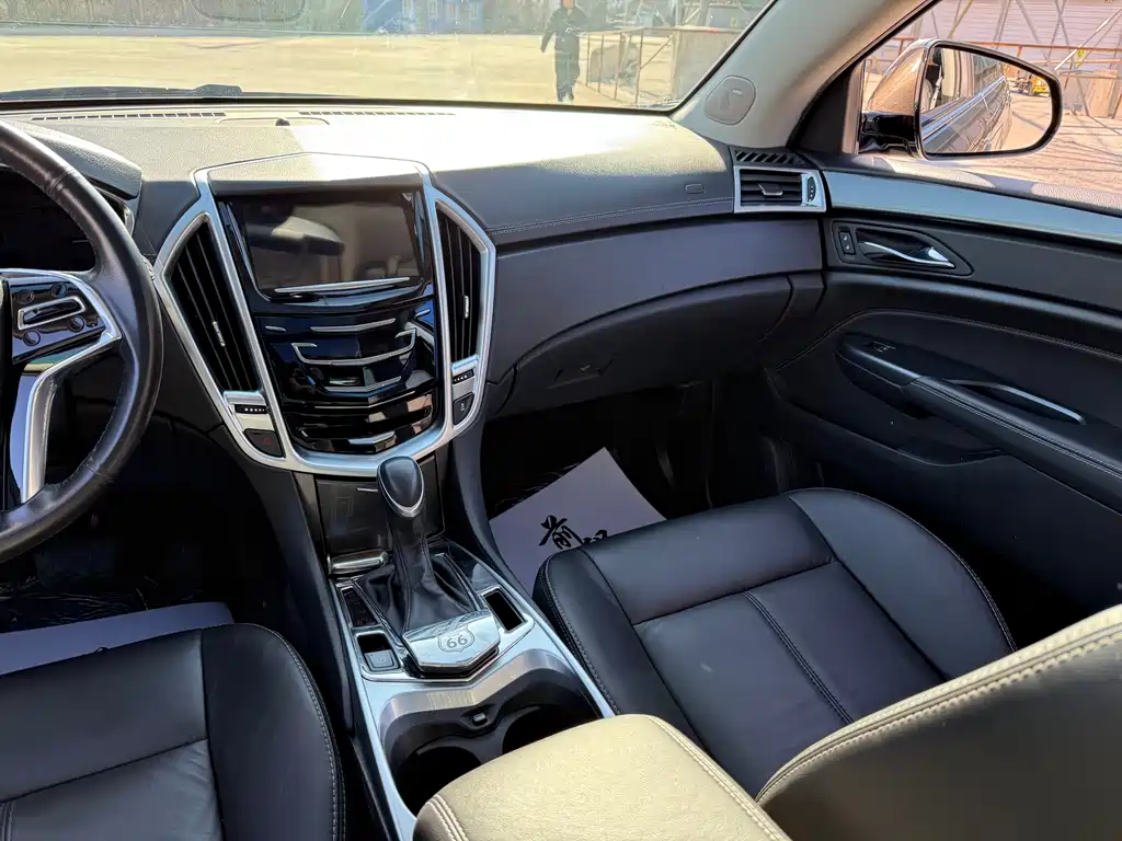 Cadillac SRX 2016 — фото 16