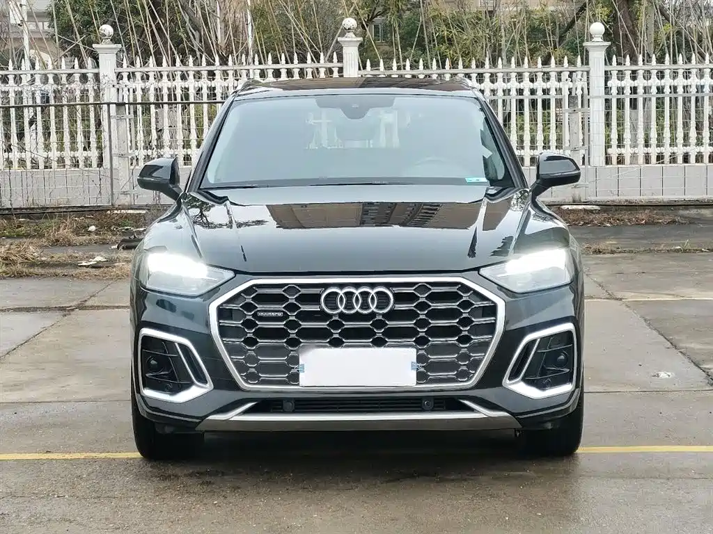 Audi Q5L 2022 — фото 11