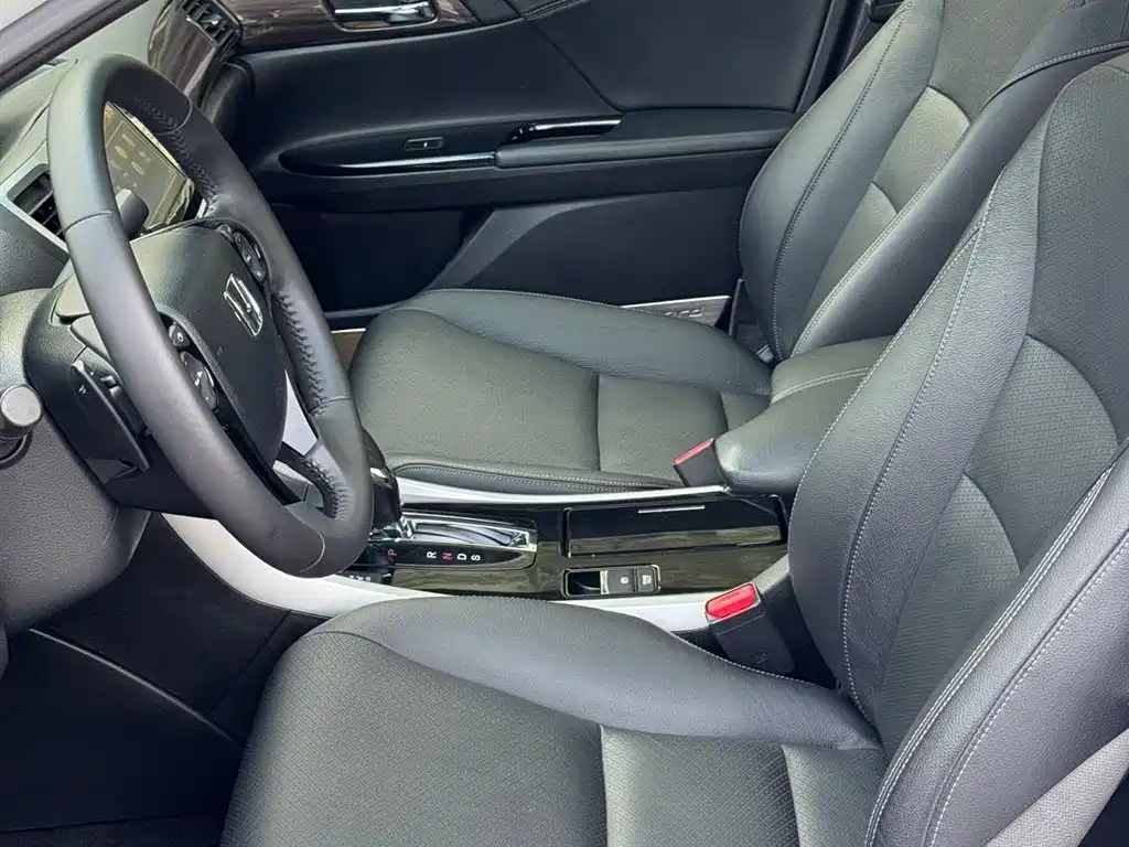 Honda Accord 2017 — фото 6