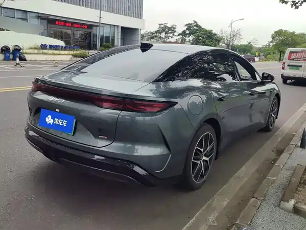 BYD Han L 2025