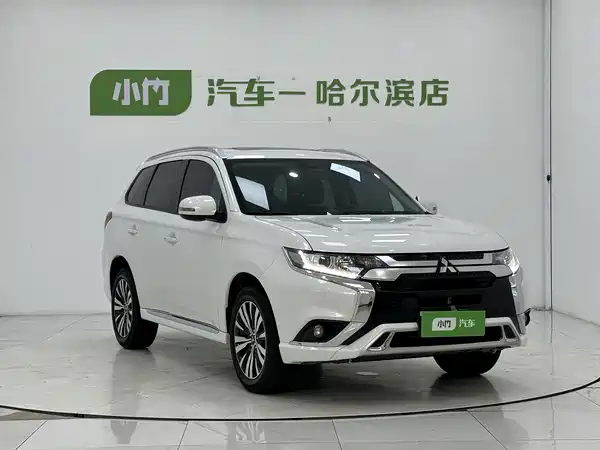 Mitsubishi Outlander 2023