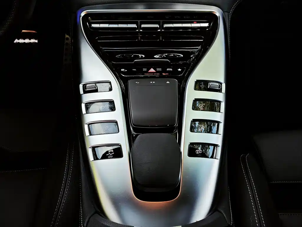 Mercedes-Benz AMG GT 2024 — фото 8