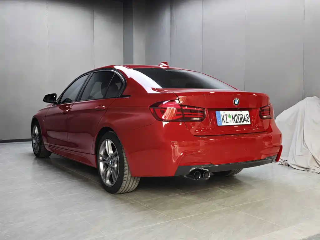 BMW 3 Series 2018 — фото 21