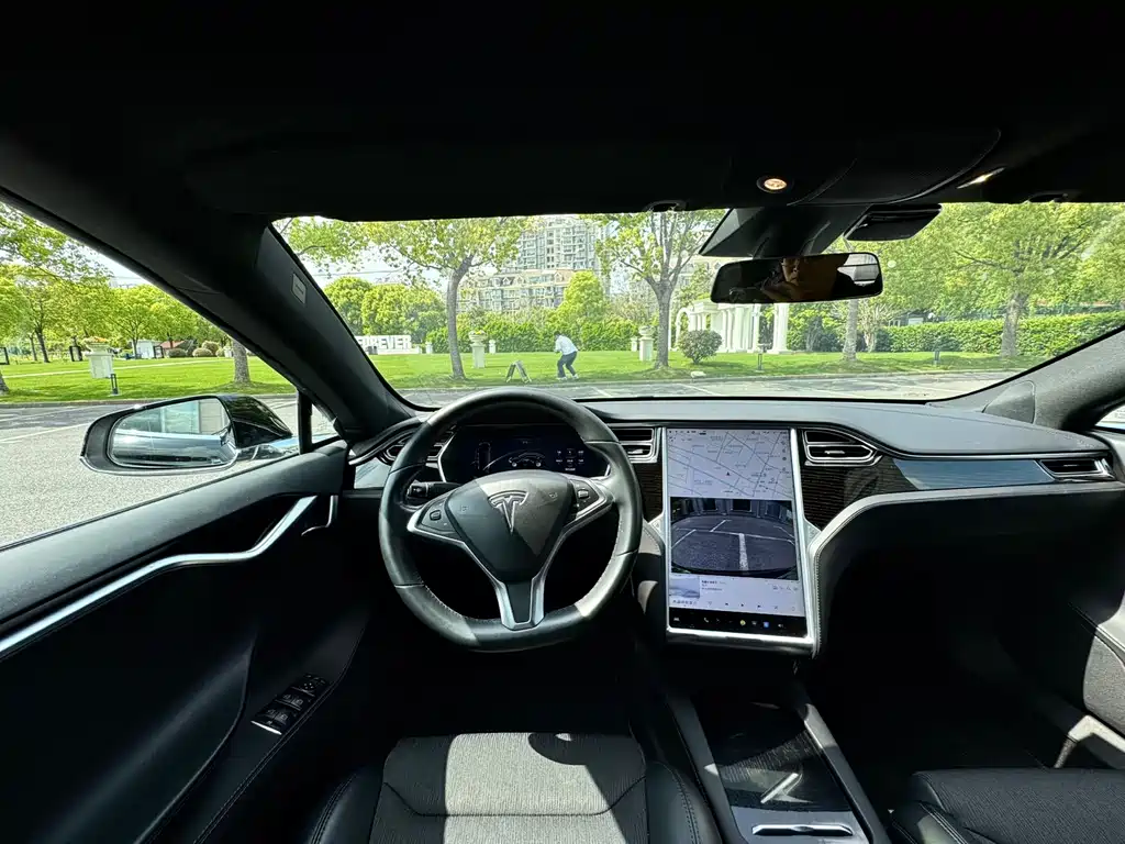 Tesla Model S 2017 — фото 7