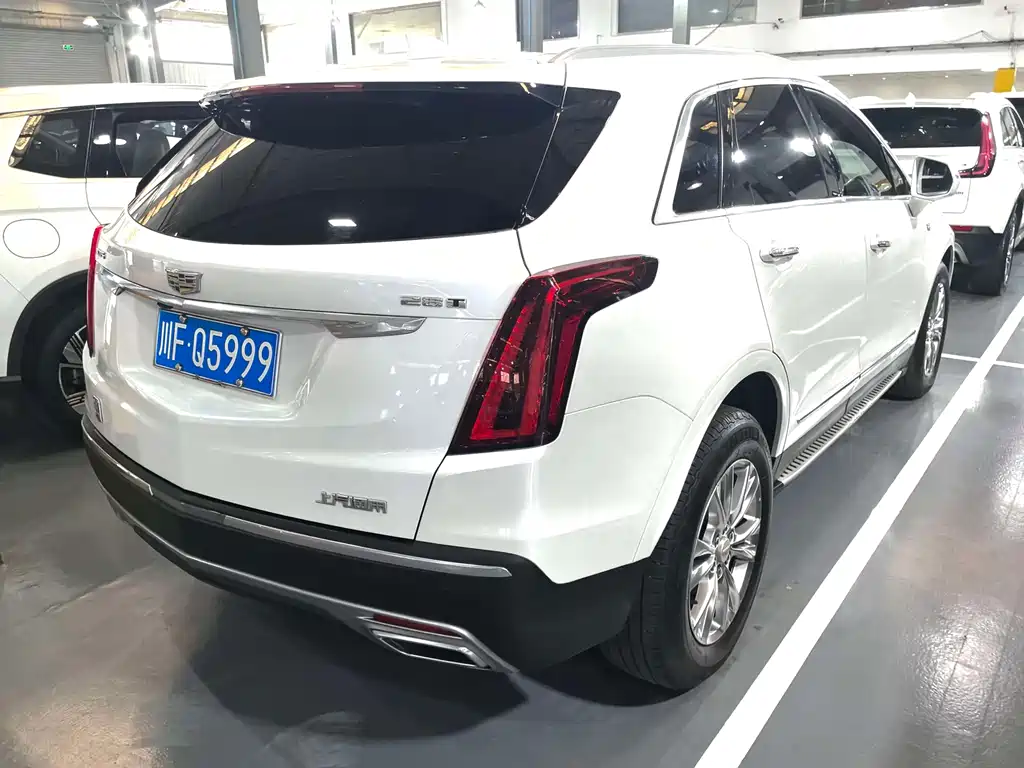 Cadillac XT5 2021 — фото 2