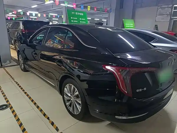 Hongqi E-QM5 2024