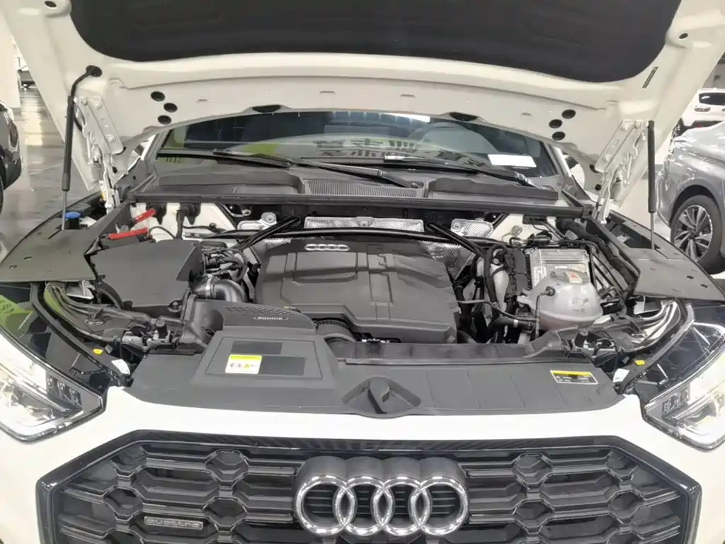 Audi Q5L 2023 — фото 20