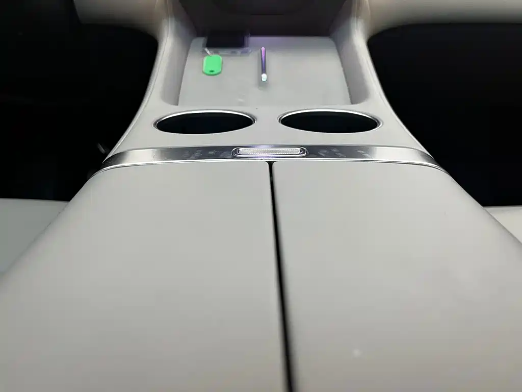 Xiaomi YU7 2025 — фото 8