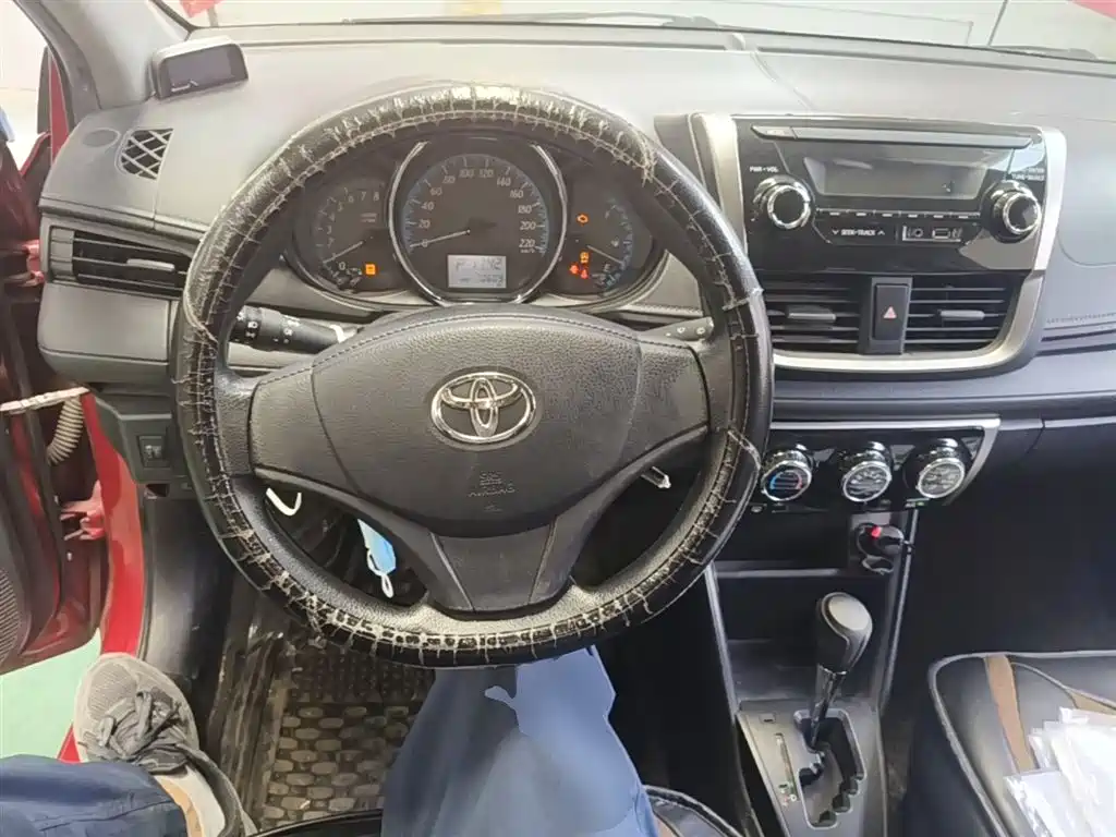 Toyota Yaris L 2018 — фото 11